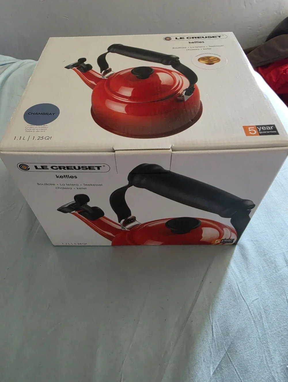 Le Creuset FIRE! NIB! 1.25QT(1.1L) Demi Kettle w/Gold Knob in Chambray. R2S!
